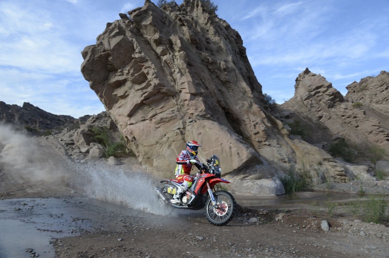 Team HRC keeps rivals in check and continues to lead the Dakar 2015 after three stages