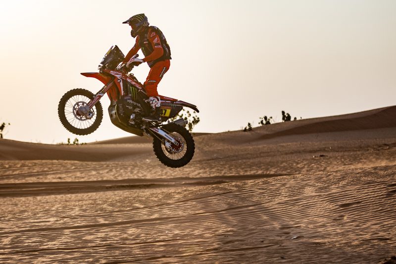 A third one-two for Honda riders. Benavides and Cornejo on the assault in the Dakar