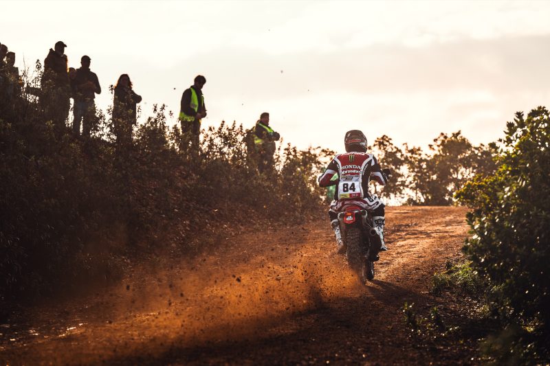 Ventura shines on Honda to claim podium at Rally-Raid Portugal